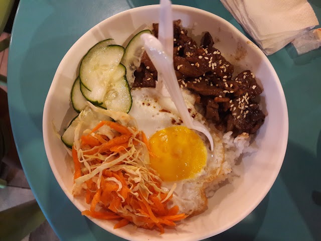 StrEat Maginhawa Food Park
