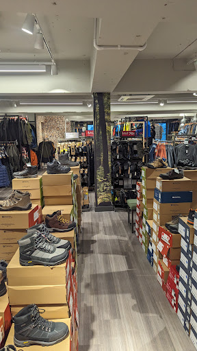 Mountain Warehouse Richmond - Thumbnail