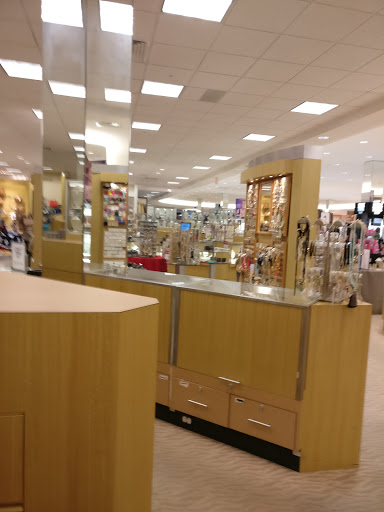 Dillard's: Greenbrier Mall - Thumbnail