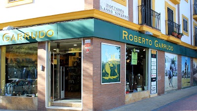 Photos of Roberto Garrudo. Saddlery and Zapater&iacute;a campera