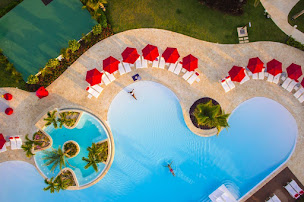 Photo n°7 de Agence de Voyages Club Med Senlis à Senlis (Service de transport)