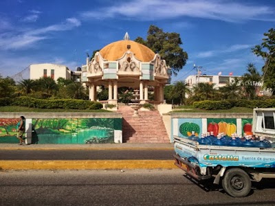 Photos of Aniceto Mart&iacute;nez Park