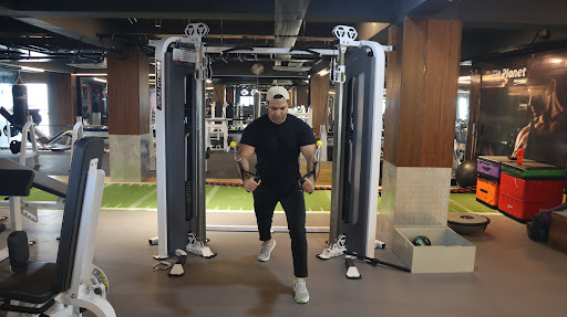 Fit Planet Gym Boring Road-Best Gym in Boring Road Patna. Biggest Gym in Boring Road Patna