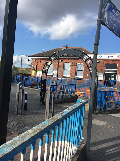Tipton - Visual