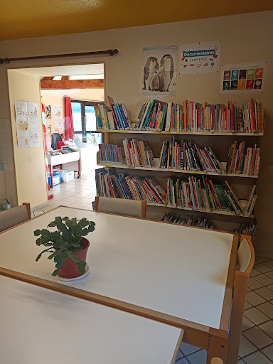 Public Library De St-Léger-Des-Vignes - Thumbnail