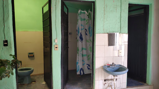 Regaderas y baños publicos "Doña Luz"