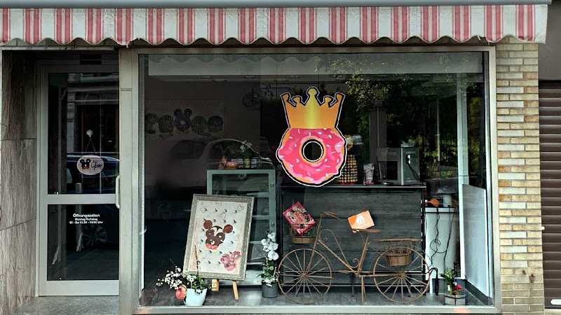 Royal Donuts — photo