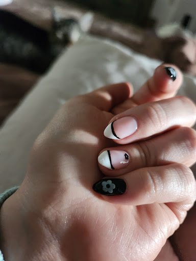 A Perfect 10 Nail & Beauty Bar / Omaha - Thumbnail