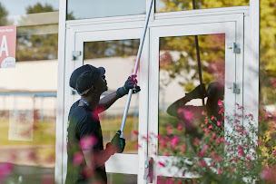 Photo n°10 de DeCA Propreté - Entreprise de nettoyage à Cesson-Sévigné (Entreprise de nettoyage de vitres)