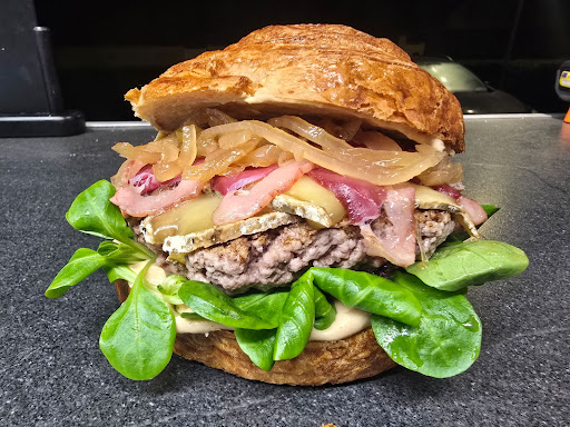 Photo 3 - Emy's burger
