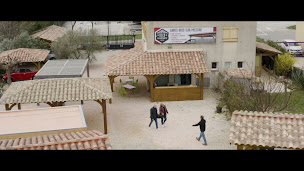 Photo n°12 de Déco Charpente Drôme Ardèche (Carport, Pergola, Pool House, Appentis, Auvent) à Étoile-sur-Rhône (Constructeur d'abris de jardin)