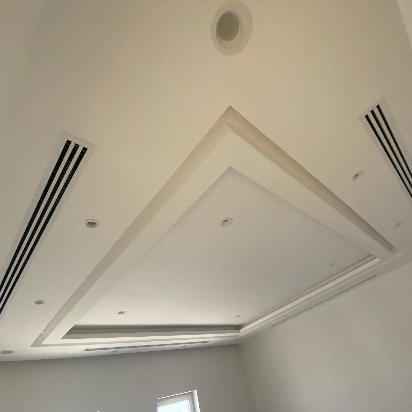 الاردواز الفضي للمقاولات (أنظمة التكييف المخفي والمركزي VRF GMV5) - صورة 3