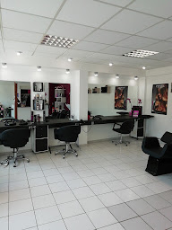 Photo n°3 de L'Atelier d'Émilie salon de coiffure à Le Mesnil-Aubry (Salon de coiffure)