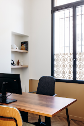 Photo n°4 de Allianz Assurance ROUEN HOTEL DE VILLE - Hugo de HEINZELIN et Alexandre MIGNOT à Rouen (Compagnie d'assurance moto)