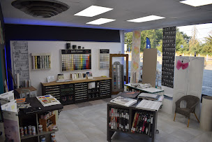 Photo n°2 de Domaine De La Peinture à Civens (Magasin de papiers peints)