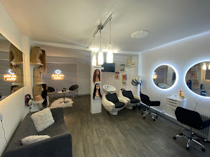 Photo n°2 de Zenab Afro Coiffure à Le Mans (Salon de coiffure)