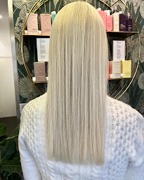 Photo n°8 de L'Atelier d Émilie à Buxerolles (Salon de coiffure)