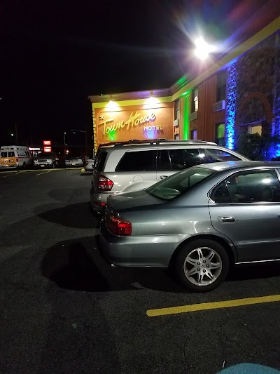 Photos of Town House Inn & Suites