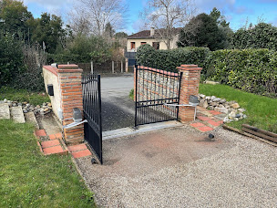 Photo n°24 de Etablissements Delmas Menuiseries à Bessières (Magasin de stores et de rideaux)