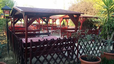 Photos of Evezős Cs&aacute;rda