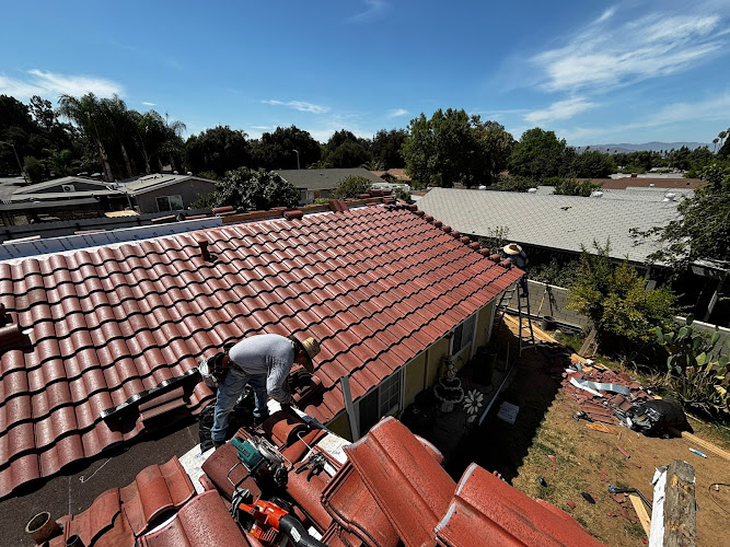 The Roofer Bros & Construction