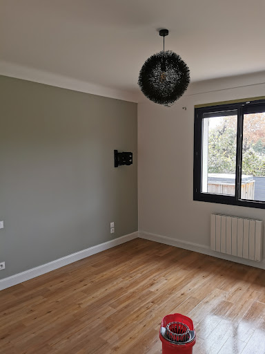 Photo de DELTA BATIMENT, COUVREUR CHARPENTIER,ARTISAN PEINTRE à Lédat (47300)
