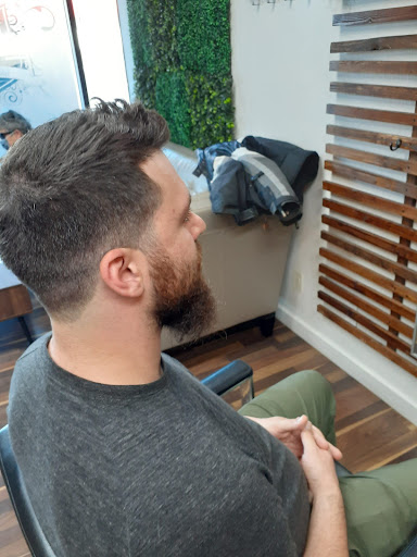 Hollywood 2 U Hair Studio - Thumbnail