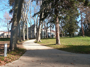 Photo n°2 de Mediatheque Domaine Revol à Saint-Uze (Bibliothèque)