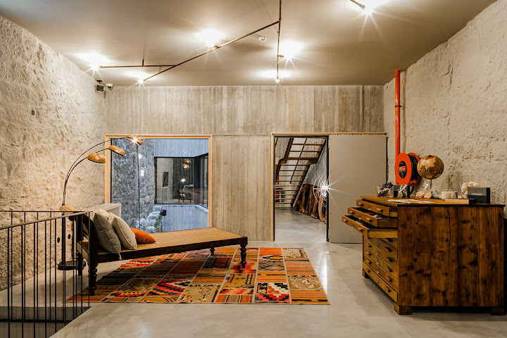 Armazém Luxury Housing by null