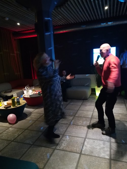 Sing karaokės namai