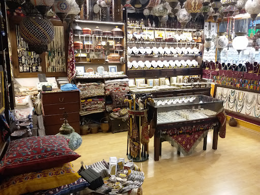 LE SHOP - Authentic Souvenirs, Kilims and Carpets