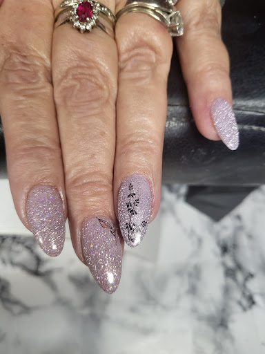 The male nail tech