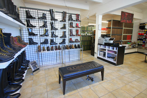 Stompers Boots - Visual