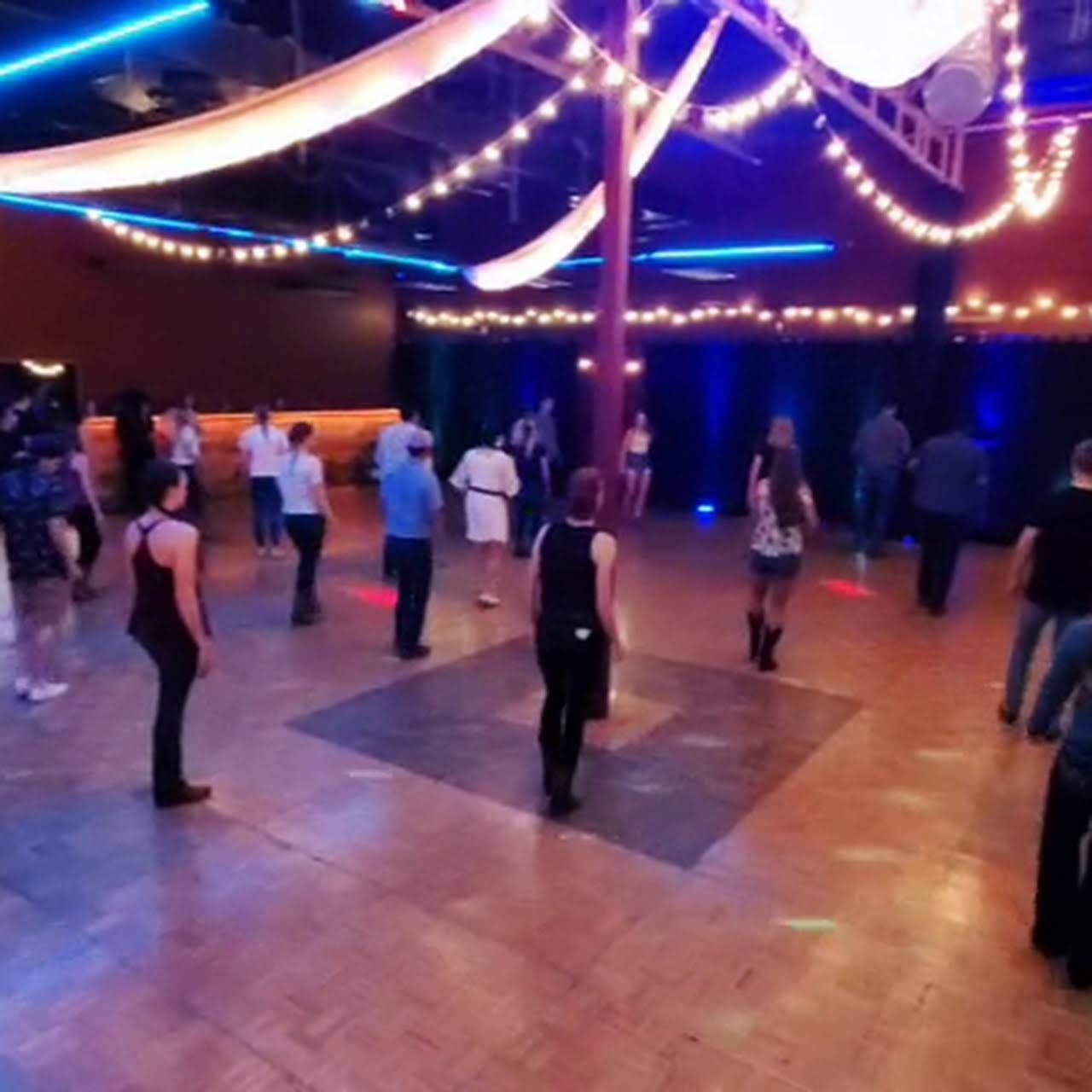 Scootin� Boots Dance Hall 18+ Country Dance Lessons
