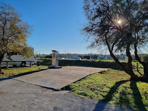Photo n°4 de Aire Camping-Car Park à Mèze (Terrain pour camping-cars)