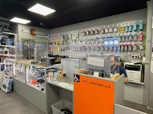 Photo n°7 de Cash Express Magasin d'occasions Multimédia, Image et Son, Téléphonie, Bijoux, Achat d'or à Rueil-Malmaison (Magasin de jeux vidéo)