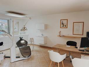 Photo n°1 de Dr Moradei Flore - Dentiste le Muy à Le Muy (Dentiste cosmétique)