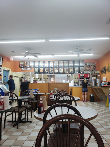 TC'S DINER - Visual