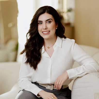 Dra. Alice Cortes – Dermatologista e Tricologista em São Paulo