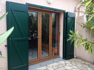 Photo n°12 de Komilfo SAS HERTER à Argelès-sur-Mer - Pergolas, Stores, Fenêtres, Menuiseries à Argelès-sur-Mer (Magasin de stores et de rideaux)