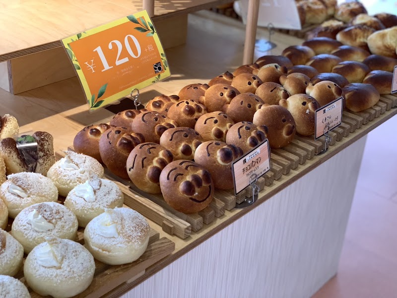 SUMOMO BAKERY 日出店