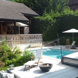 Photo n°2 de L'Ours Blanc Lodge à Le Biot (Agence de location de chalets)