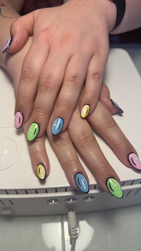Sky’S Nail Bar interior view
