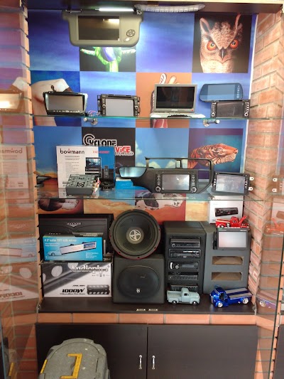 Photos of CYCLONE SERVICE CAR AUDIO