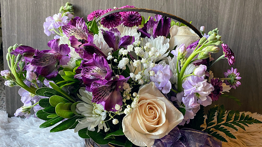 Flowers By Laura Studio