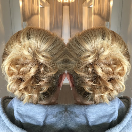 Natalie Hirst - Hairdressing - Thumbnail