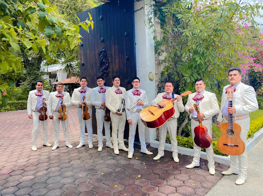 Mariachi Emperadores de Uruapan