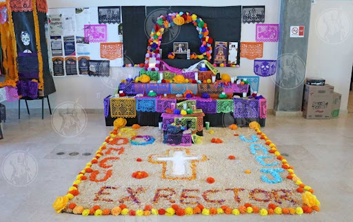 Altar de Dia de Muertos CU