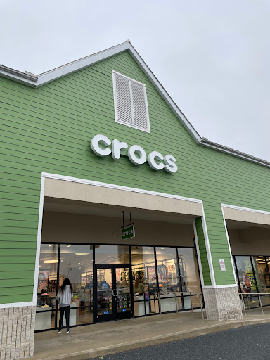 Crocs at Tanger Outlets Lancaster - Thumbnail