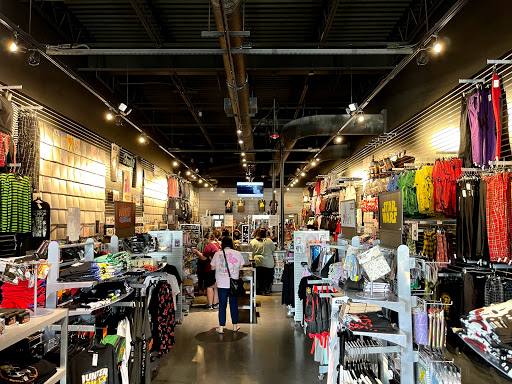 Hot Topic - Visual